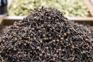 Health Benefits and Uses of Cloves