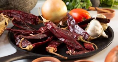 The Health Benefits of Using Guajillo Pepper on your Cooking