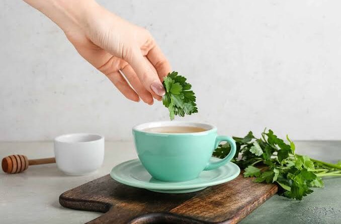 The Health Benefits of Drinking Parsley Tea