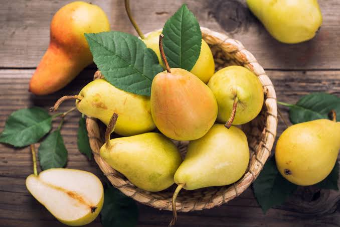 Pears: History, Nutrition, Health Benefits and Growing Guide 