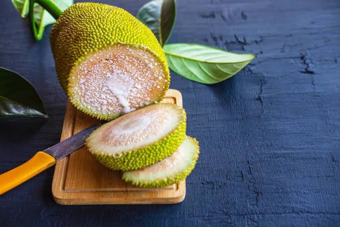 Breadfruit: History, Nutrition, Health Benefits and Growing Guide 