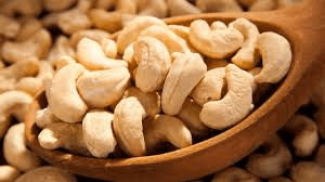 The Cashew Nuts: Economic Importance, Uses, and By-Products