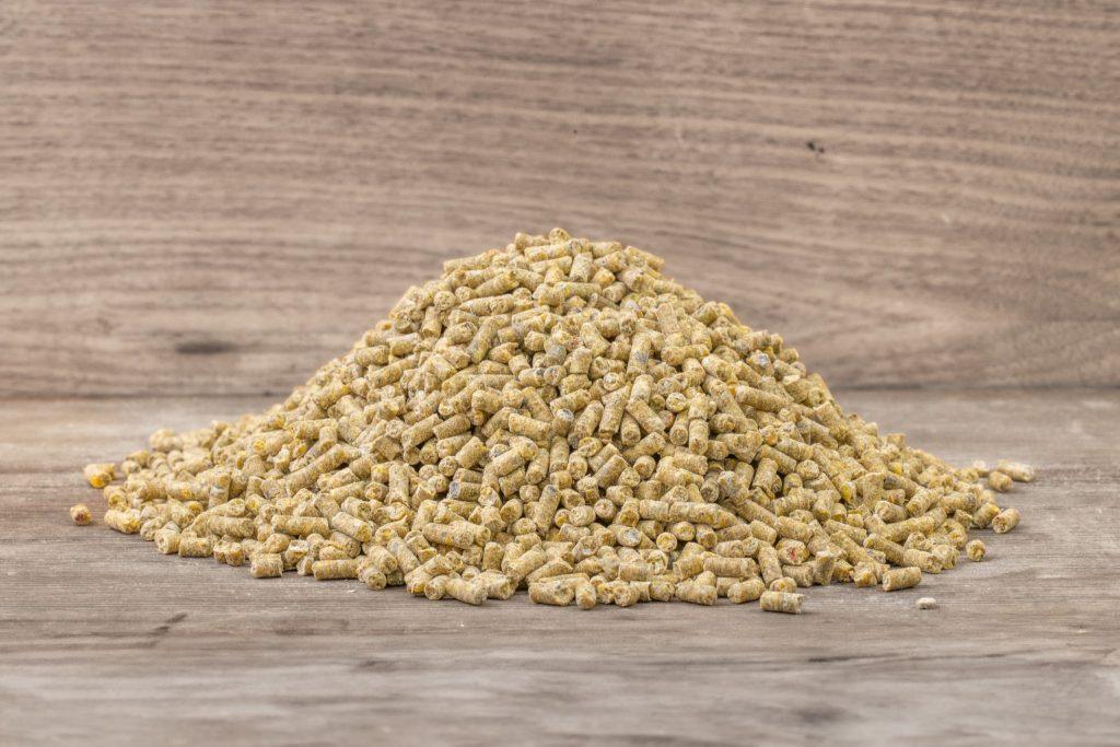 De Poulets De Chair De L'Unité De Finition Mash Alimentation De La Volaille De Formule